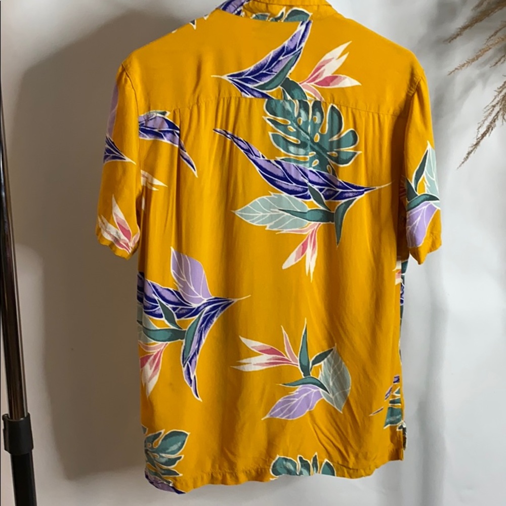 Button up - Picture 2 of 2